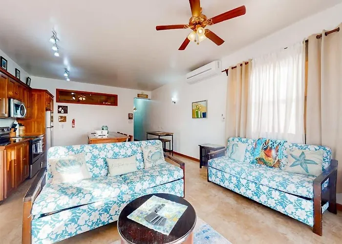 Brahma Blue Unit H6 San Pedro (Ambergris Caye)